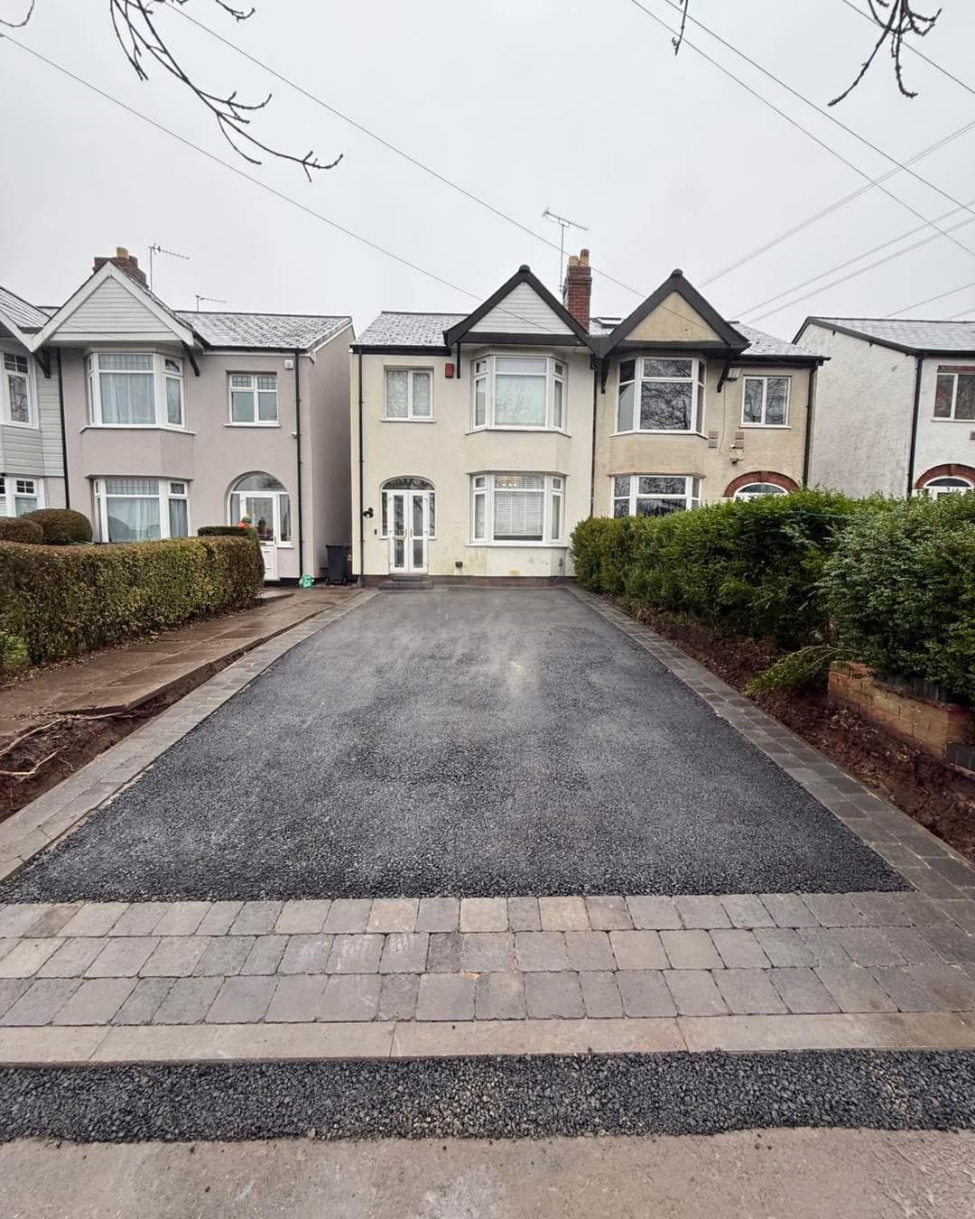 Tarmac driveway with block paving apron